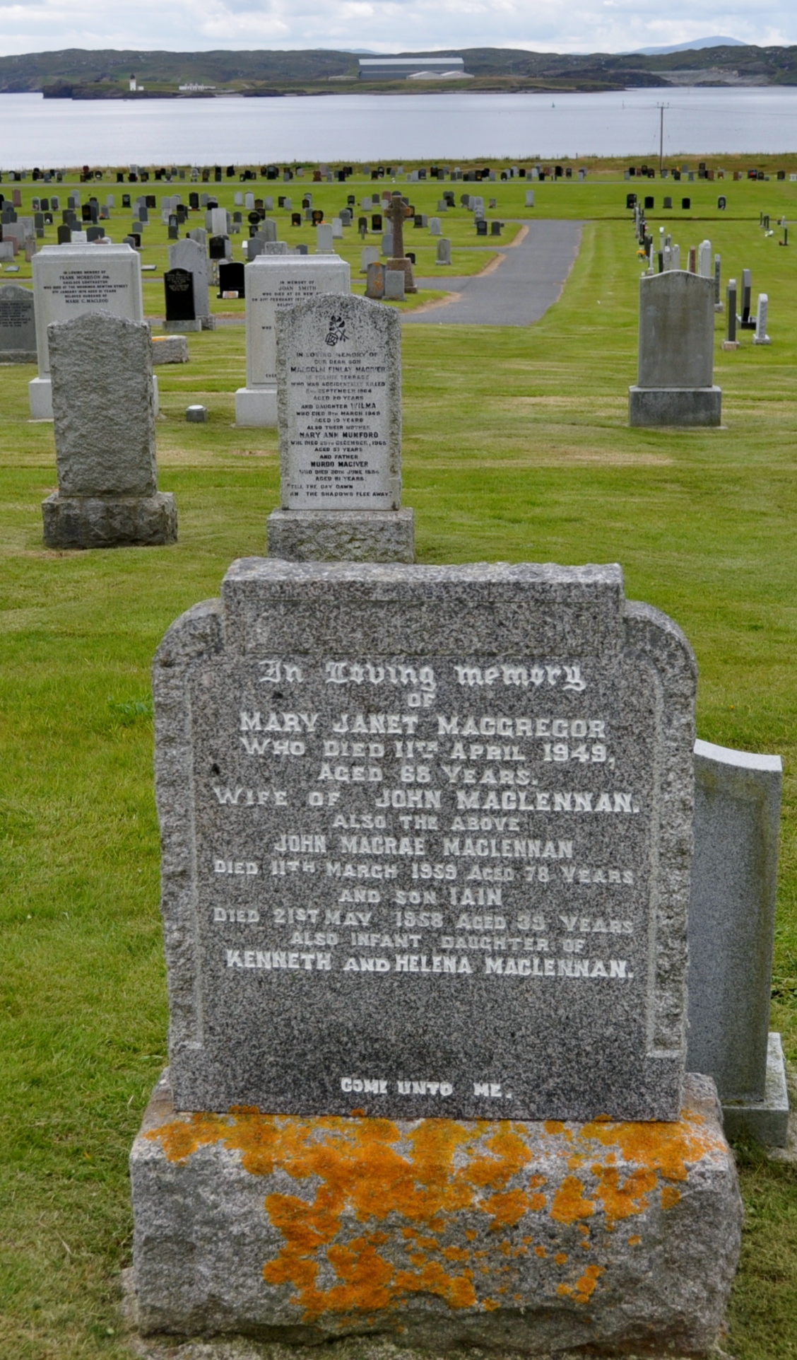Photo of headstones/John MacRae Maclennan d1959 hdstn Sandwick